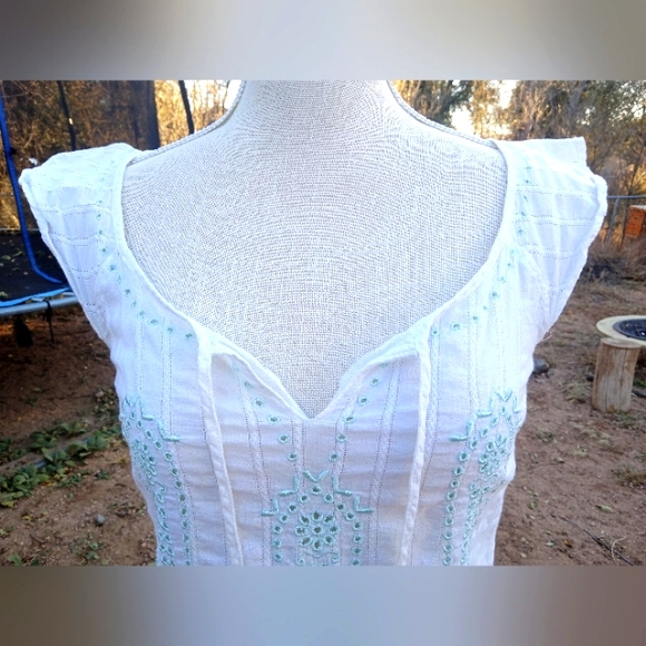 Set: XS Embroidered Boho/Coastal Cowgirl Top, and Gap Shorts, Mint Green - Picture 7 of 14